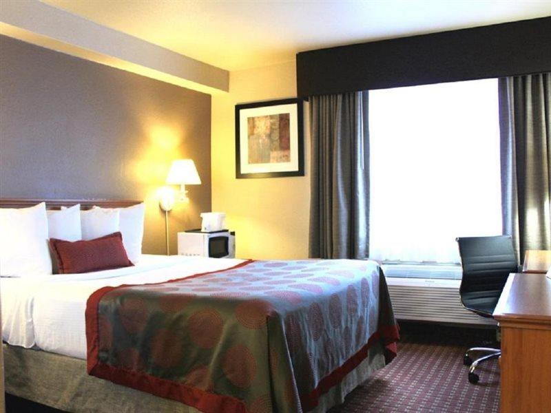 Ramada By Wyndham 3* Portland