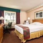 Ramada By Wyndham Portland