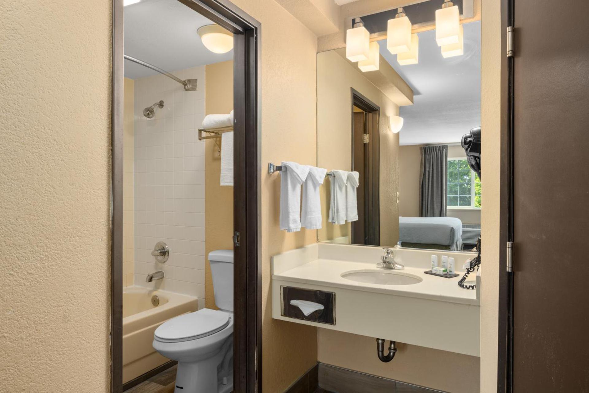 Ramada By Wyndham Hotel 3*